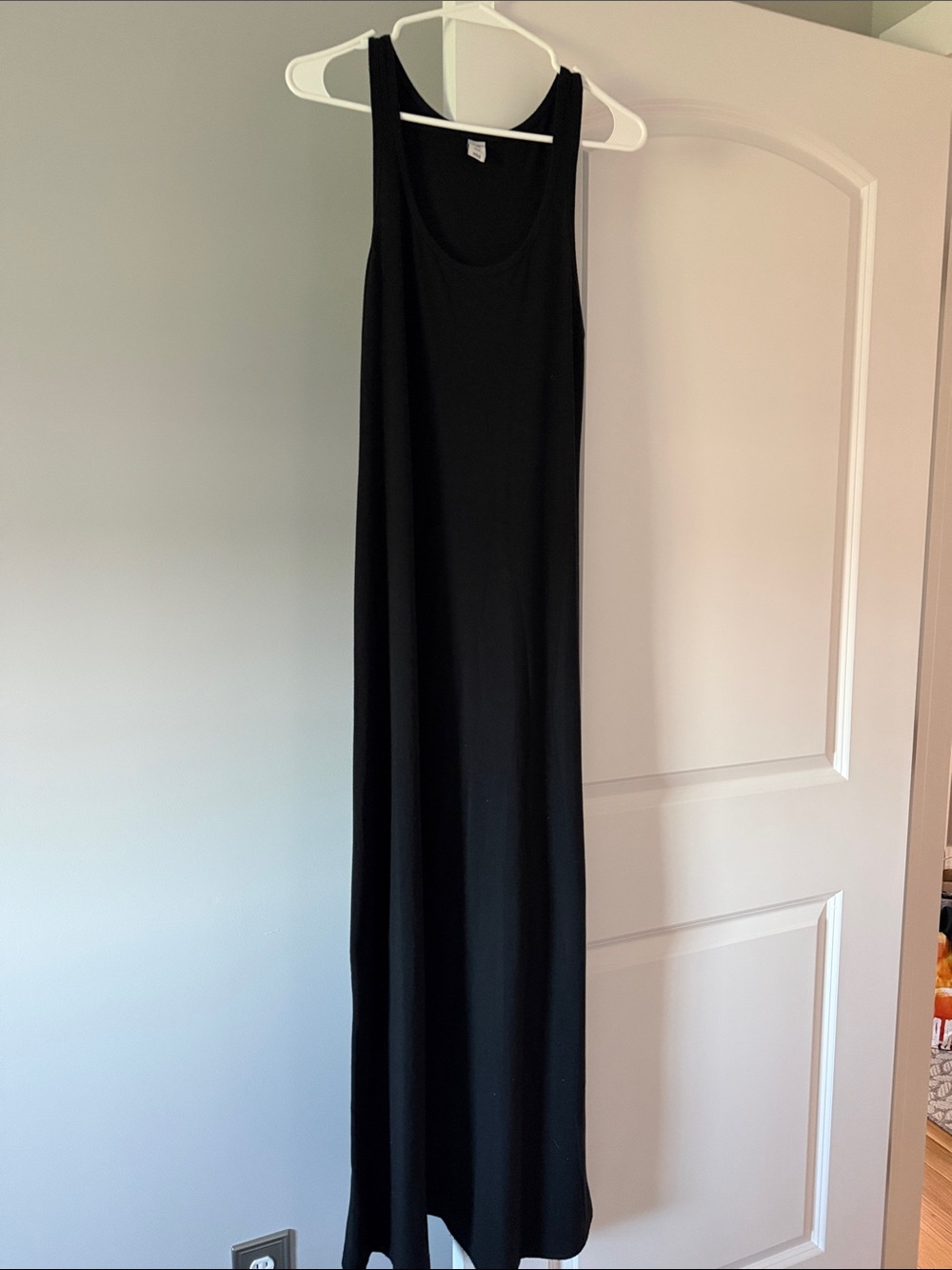 Old Navy Black Scoop Neck Sleeveless Maxi Dress